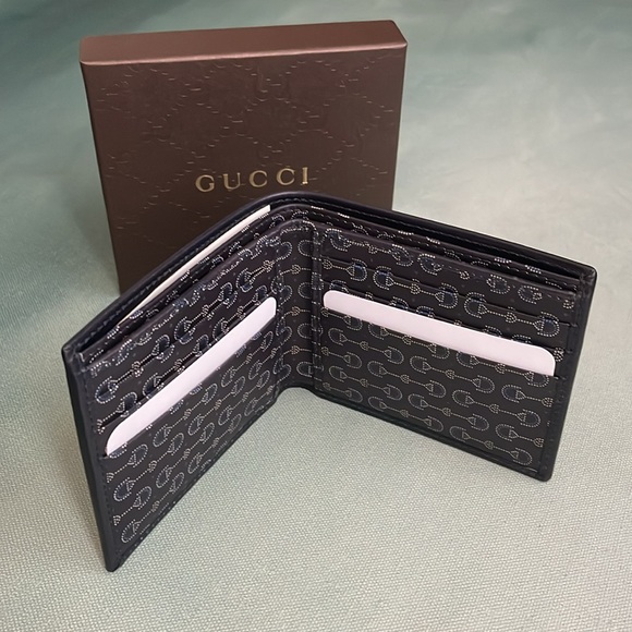 Authentic Gucci Bi-Fold Leather Wallet - Picture 1 of 11